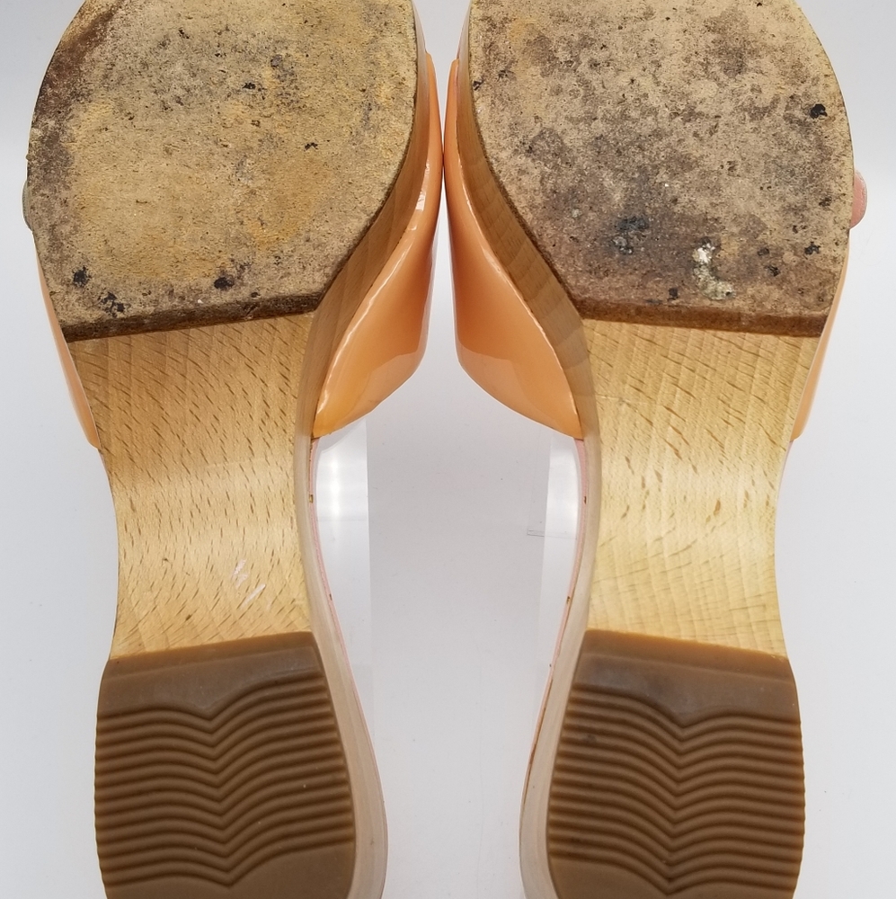 CHANEL Peach and Pink Mules with Gold Accent - Picture 9 of 9